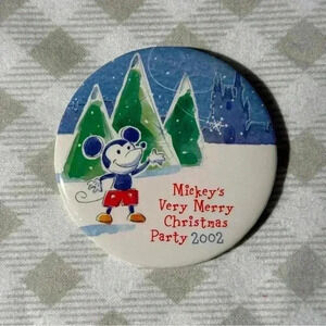 Walt Disney's Mickey's Very Merry Christmas Party 2002 Pin-Back Button